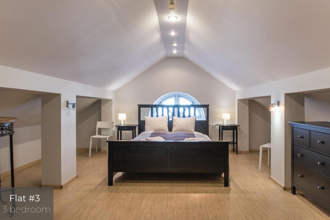 Three-Bedroom Apartment with Large Terrace Nr. 3