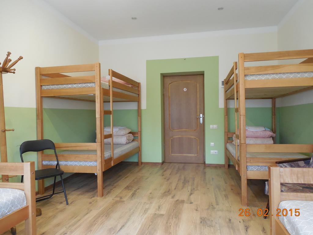 Vierpersoonskamer met Gedeelde Badkamer