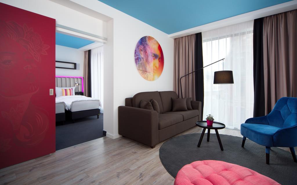 One-Bedroom Apartment with Terrace