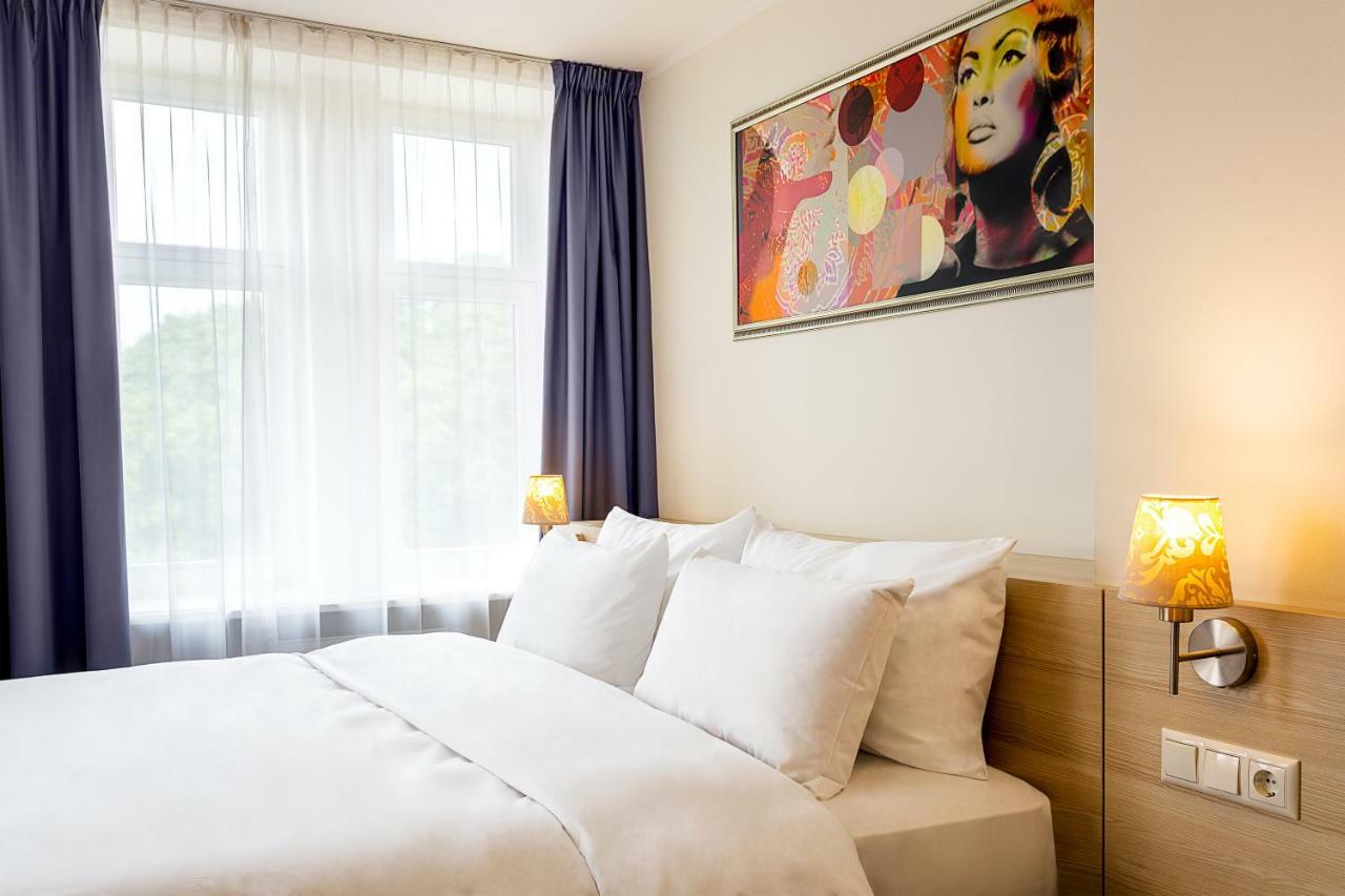 Cozy Queen Room