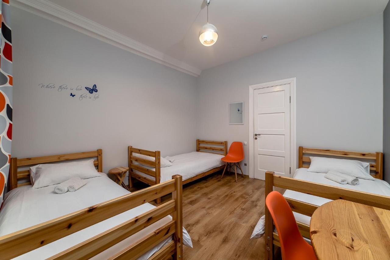 Dreibettzimmer mit Gemeinschaftsbad