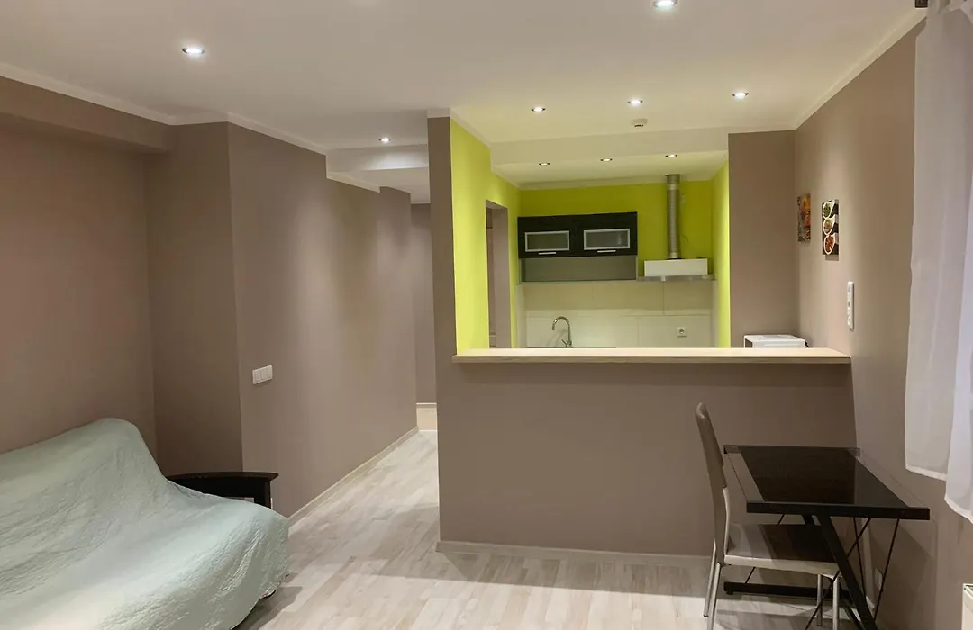 Riverside Promenade Apartment M-1