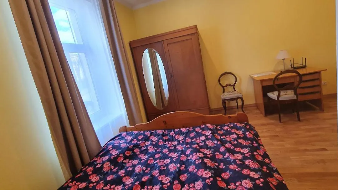 Hot Ernestines 7-2 Riga Enjoy The Feel Of Home And History!-1