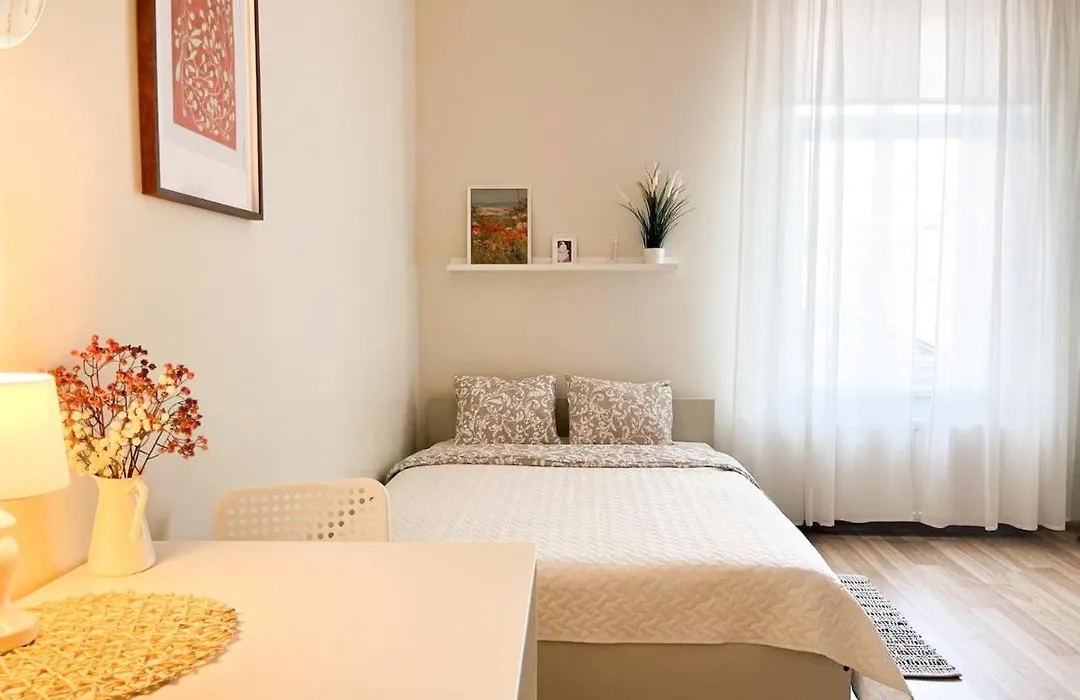 Cosy Apartment In Riga With Free Parking-1