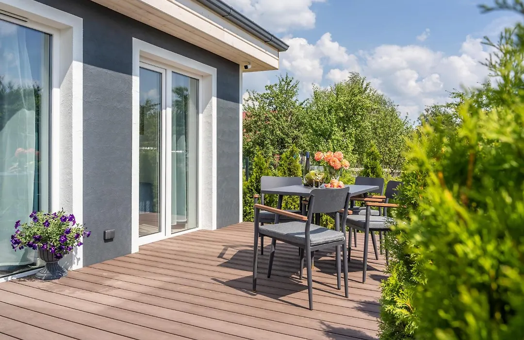 Family Garden Apartments With Free Private Parking & Playground-1