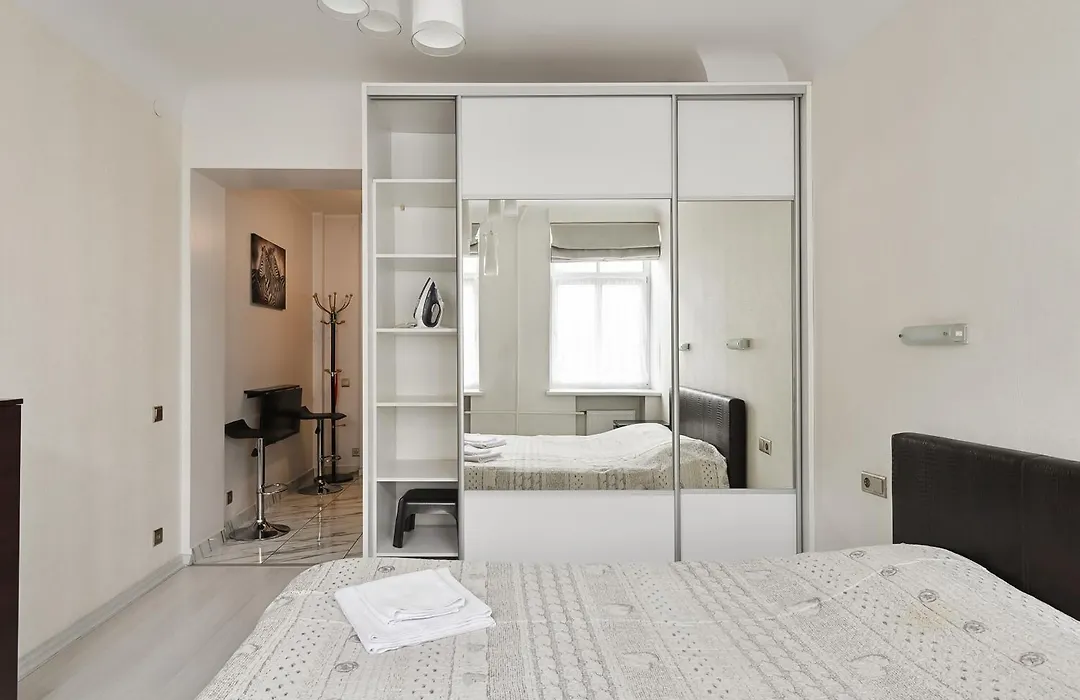 Nice & Cheap Apartment And Free Parking-1