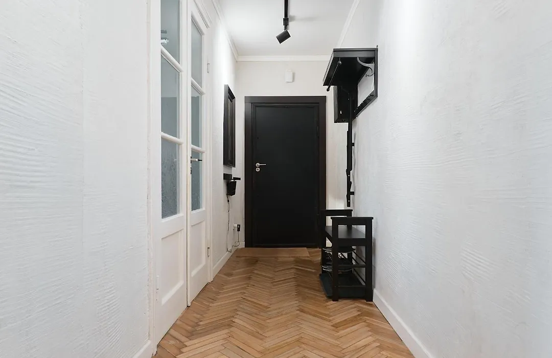 Free Parking Near Old Town, 5 Min Walk-1