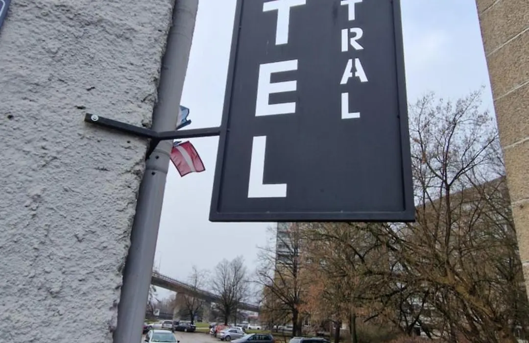 Central Hotel With Free Parking-1