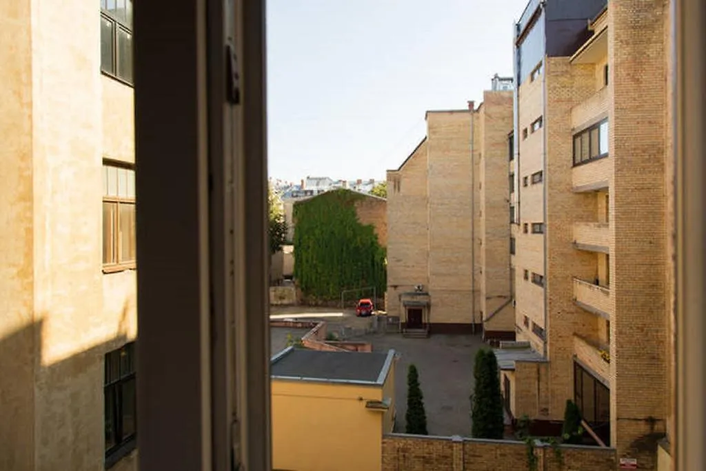 Gertrudes Street Apartment-1