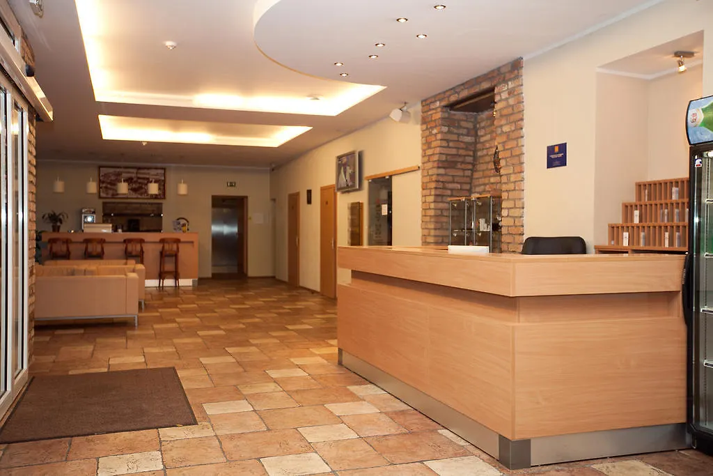 Toss Hotel-1