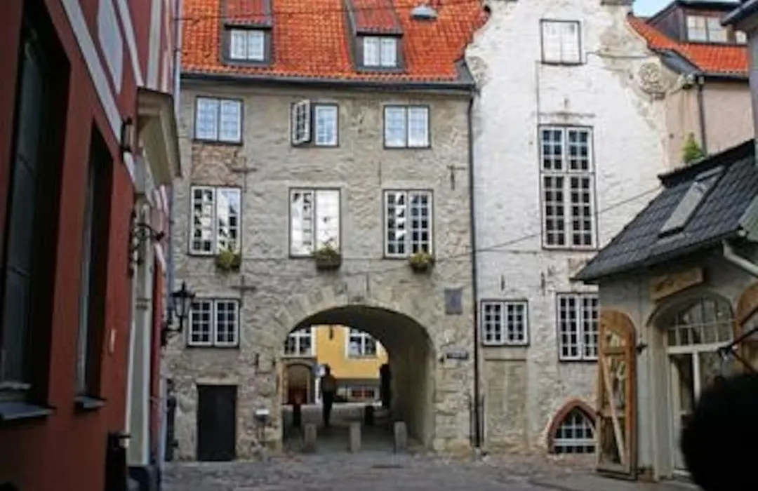 Old Riga Romantic Loft-1