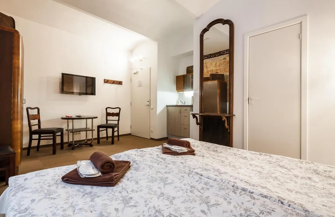 Janne Hotel With Self Check-In-1