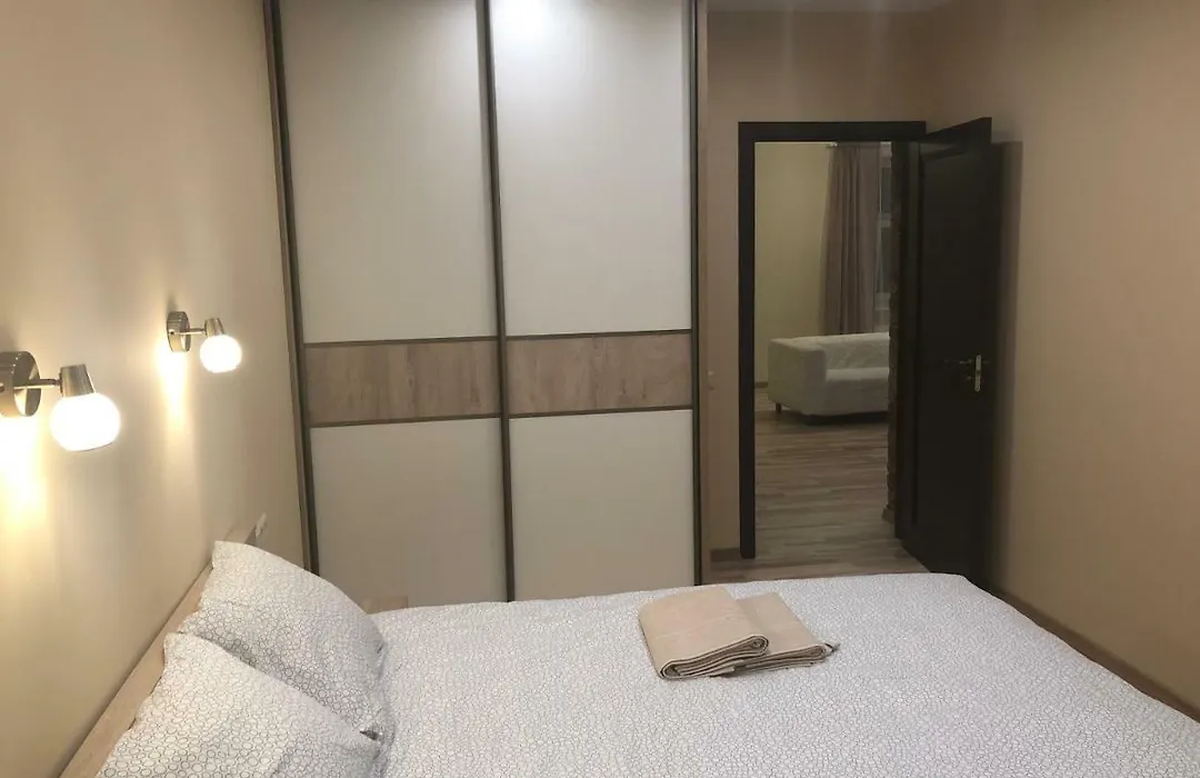 Riverside Embassy Apartment 2. Spacious/Free Parking-1