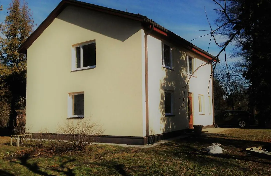 Excelent Apartment With Garden And Free Parking-1