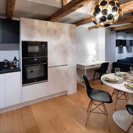 Merkela Loft Apartment Beside Vermanes Park-2