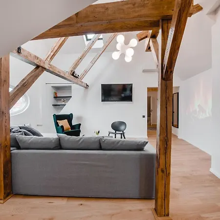 Big Design Apt - Sleeps 12 - Best Location-3