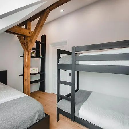 Big Design Apt - Sleeps 12 - Best Location-2