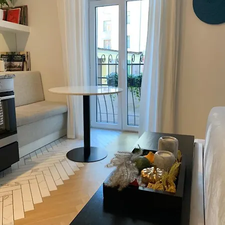 Miro Rooms French - Quiet Chic, Free Private Parking-3