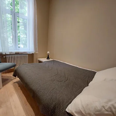 Cosy One Seperate Bedroom Apartment In City Center, Perfect For Family Trip.-3