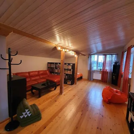 Studio Apartment And Free Airport Transfer-3