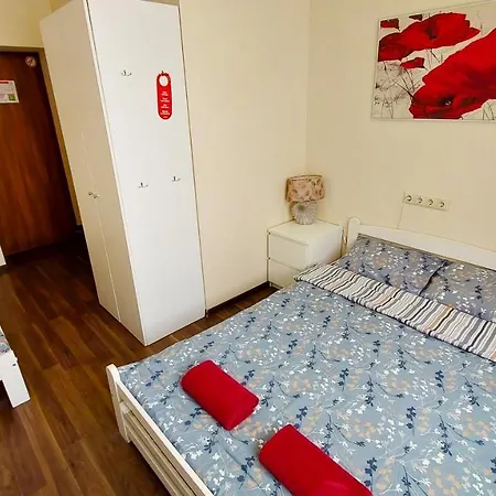 Happy Hotel-3