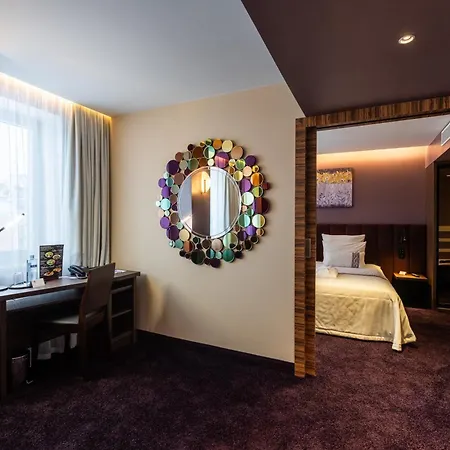 Avalon Hotel & Conferences-2