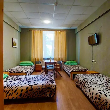 Happy Hostel-3