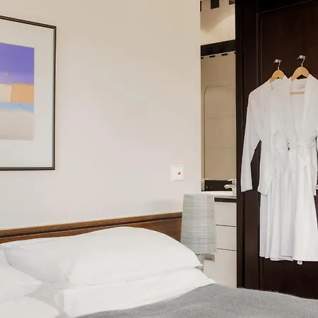 Hotel Bergs Suites-3