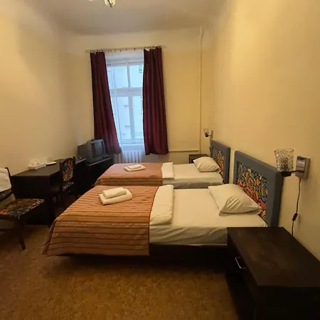 Hostel Viktorija With Private Rooms-3