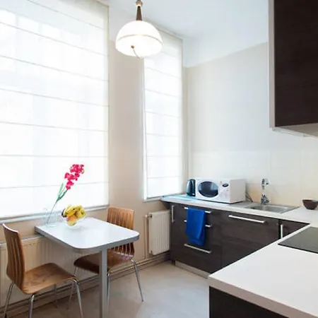 Gertrudes Street Apartment-2